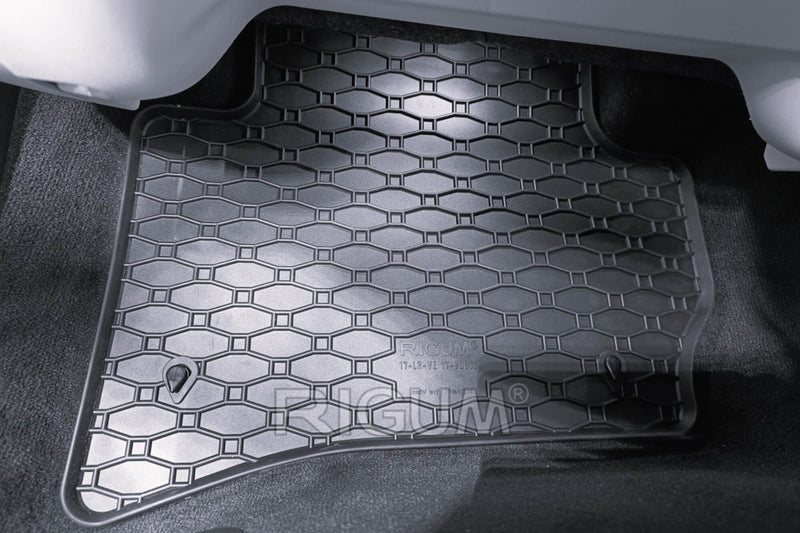 Ταπέτα από καουτσούκ Rigum για VW Polo (2001-2006)