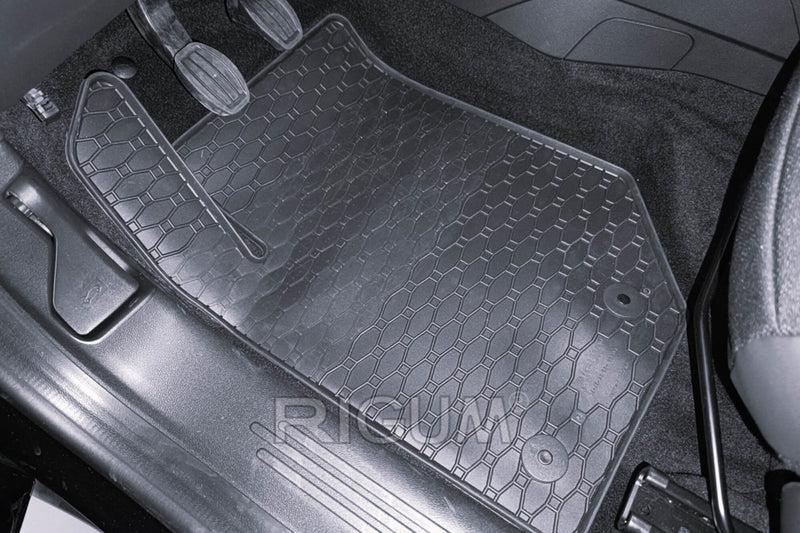 Ταπέτα από καουτσούκ Rigum για VW Polo (2001-2006)