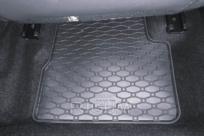 Ταπέτα από καουτσούκ Rigum για VW Polo (2001-2006)