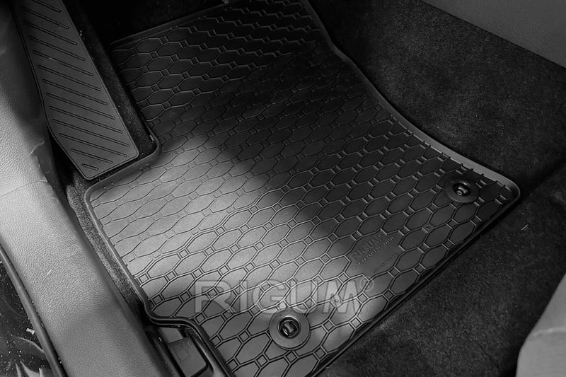 Σόλες από καουτσούκ Rigum για Suzuki Swace (2021+) - 4 τεμάχια, μαύρο