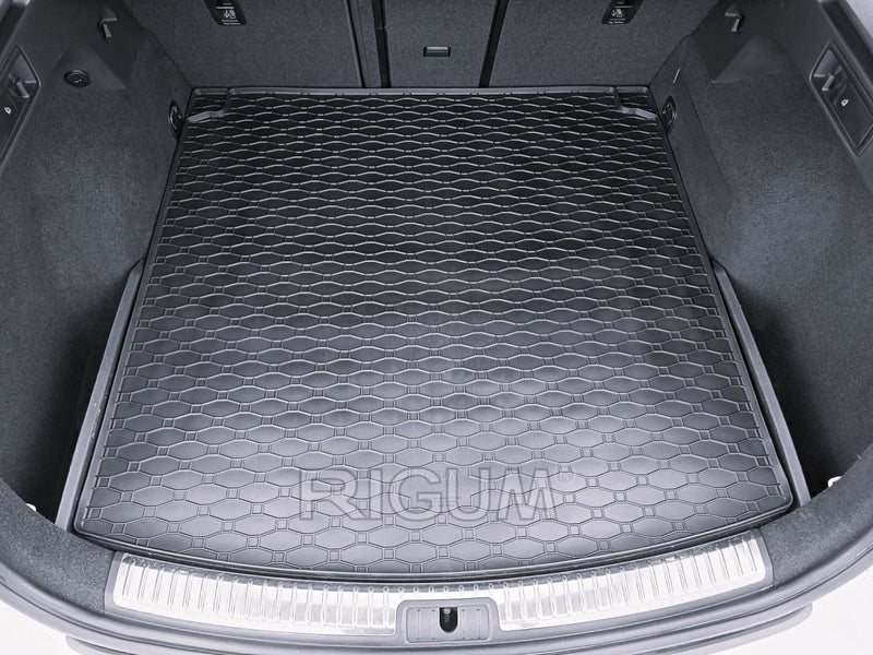 Гумена стелка за багажник Rigum за Seat Leon ST (2014-2020 г.)  горно или долно положение